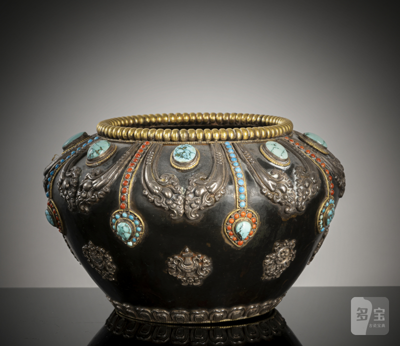 A PARCEL-GILT SILVER AND SEMI-PRECIOUS STONE INLAID METAL BOWL - 图2